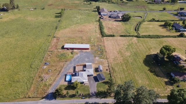 95 Champlin Lane, Gold Hill, OR 97525