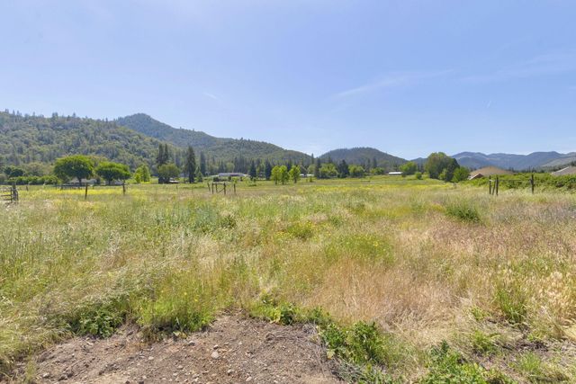 95 Champlin Lane, Gold Hill, OR 97525