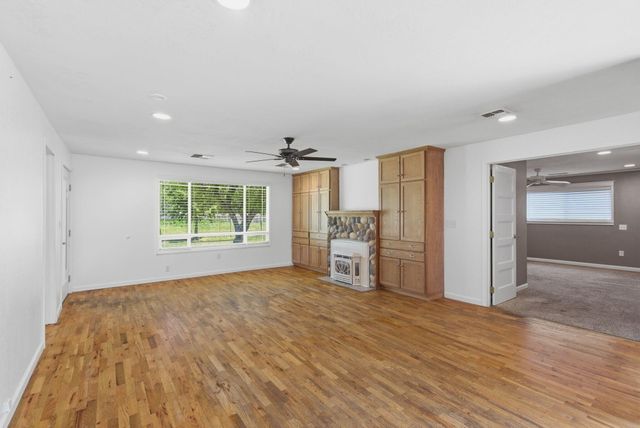 95 Champlin Lane, Gold Hill, OR 97525