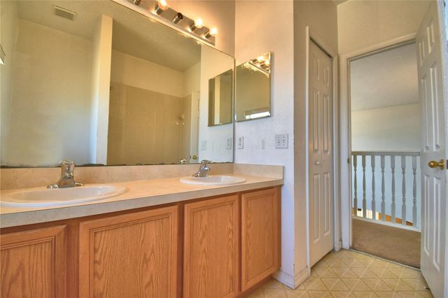 439 CHURCHHILL CT, Poinciana, FL 34759