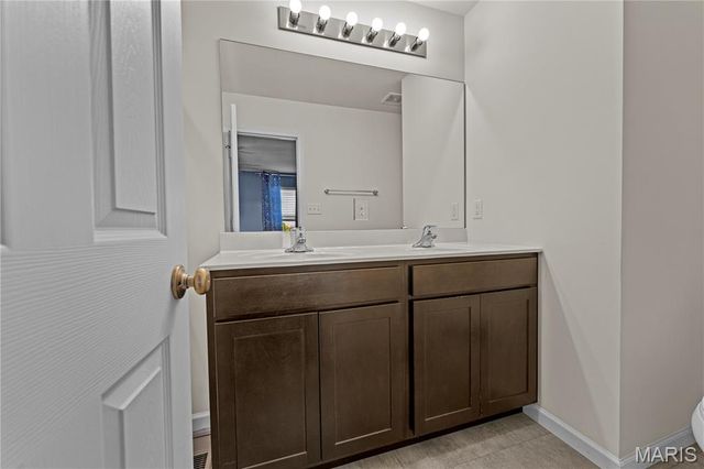 204 Stone View Court, Fenton, MO 63026