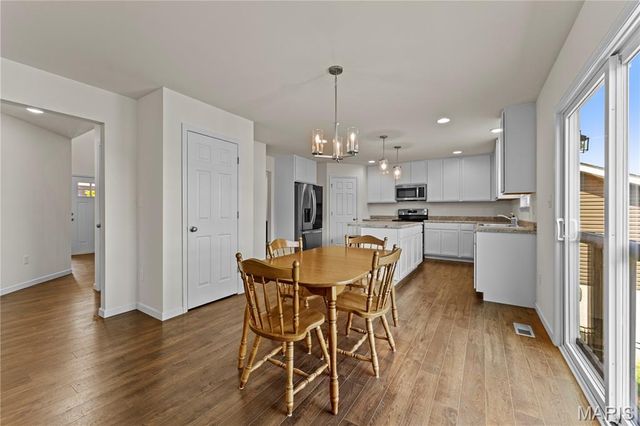 204 Stone View Court, Fenton, MO 63026
