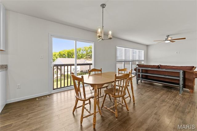 204 Stone View Court, Fenton, MO 63026