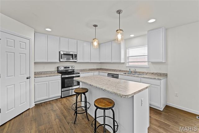 204 Stone View Court, Fenton, MO 63026