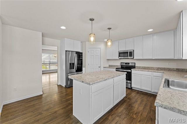 204 Stone View Court, Fenton, MO 63026