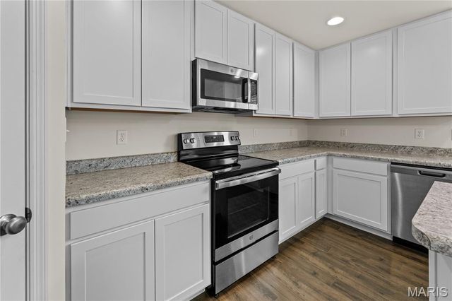 204 Stone View Court, Fenton, MO 63026