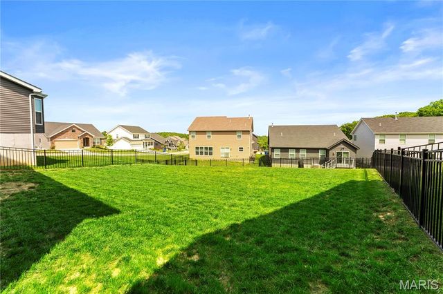 204 Stone View Court, Fenton, MO 63026