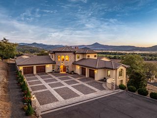 766 Meridian Road, Eagle Point, OR 97524