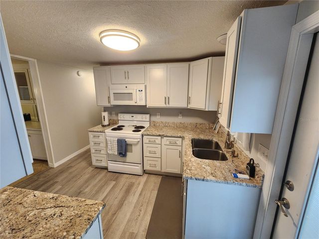 808 53RD AVENUE E 110, Bradenton, FL 34203