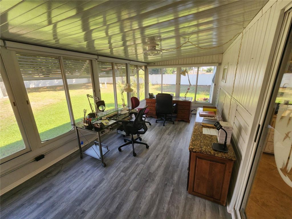 Image 22 of property listing at 808 53RD AVENUE E 110, Bradenton, FL 34203