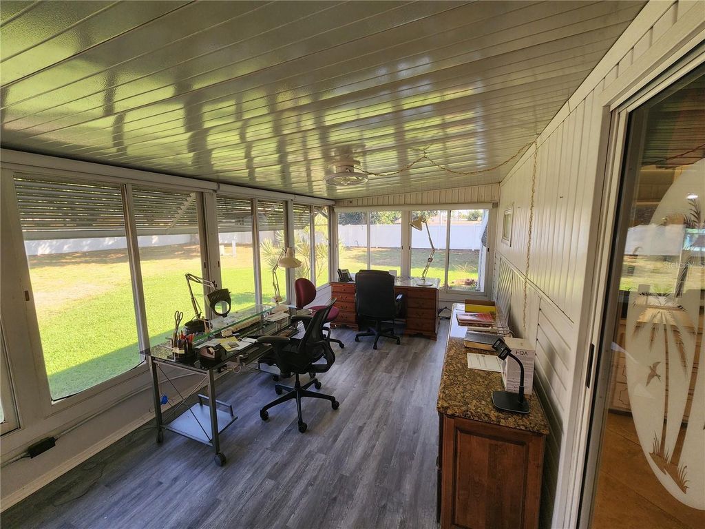Image 23 of property listing at 808 53RD AVENUE E 110, Bradenton, FL 34203