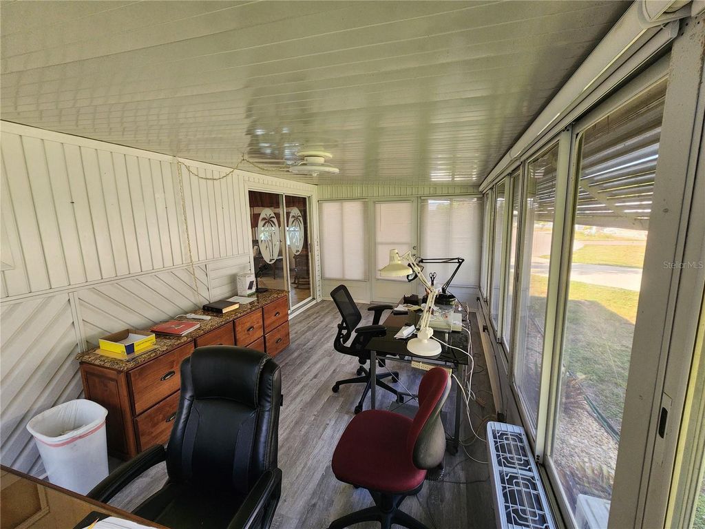 Image 24 of property listing at 808 53RD AVENUE E 110, Bradenton, FL 34203
