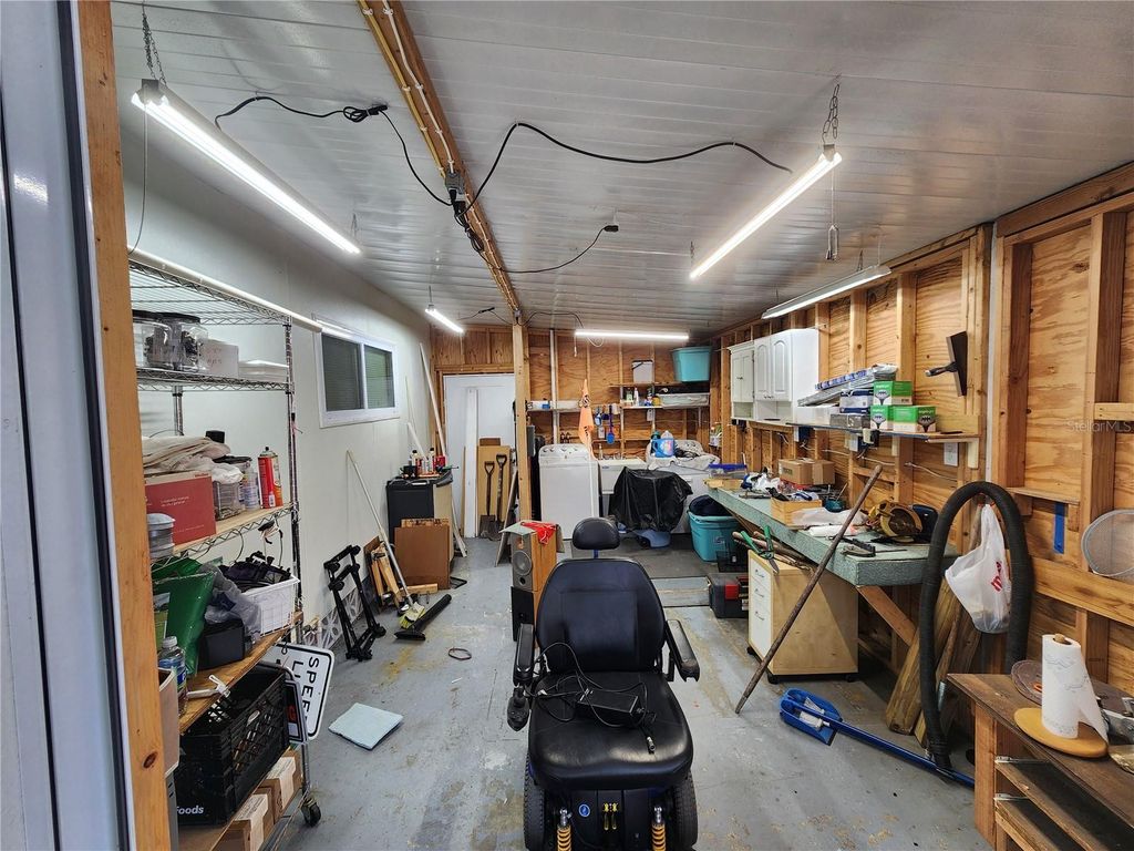 Image 26 of property listing at 808 53RD AVENUE E 110, Bradenton, FL 34203
