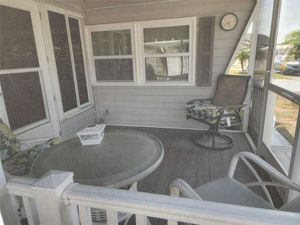 Image 31 of property listing at 808 53RD AVENUE E 110, Bradenton, FL 34203