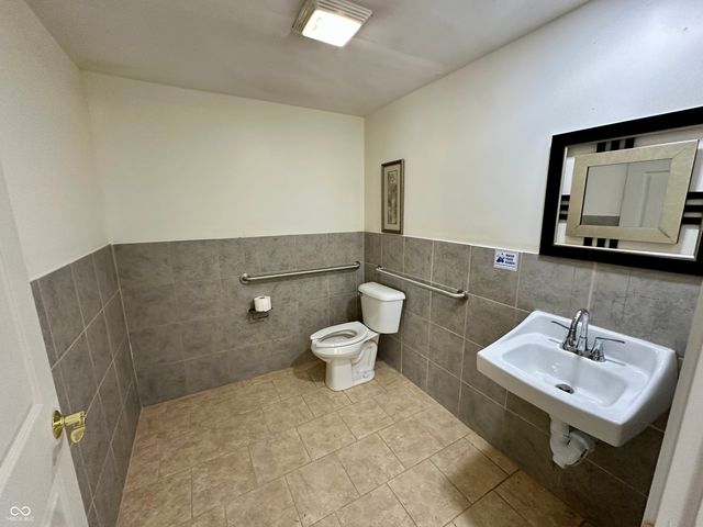 1601 E 53rd Street, Anderson, IN 46013