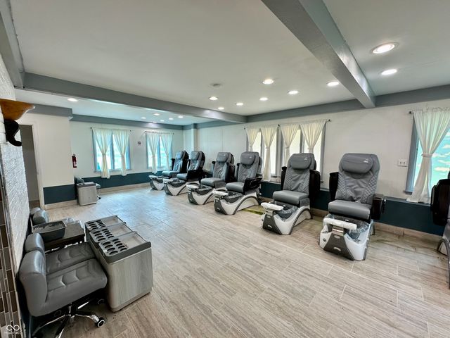 1601 E 53rd Street, Anderson, IN 46013