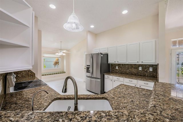 1230 CORINTH GREENS DRIVE 2, Sun City Center, FL 33573