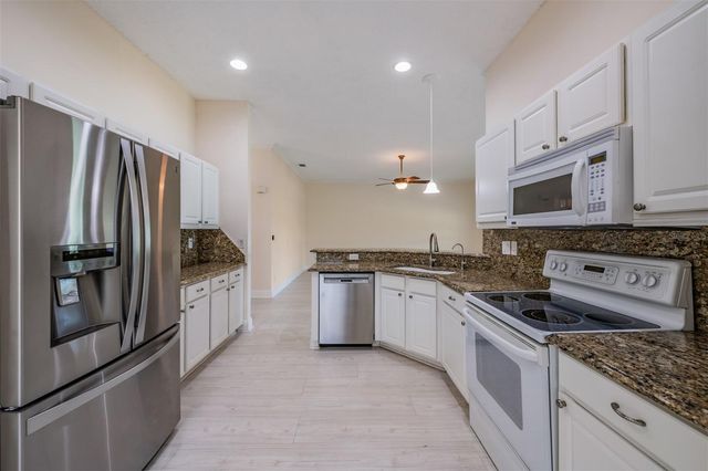 1230 CORINTH GREENS DRIVE 2, Sun City Center, FL 33573