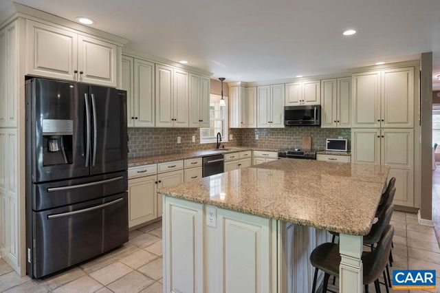 464 WOODLANDS RD, Charlottesville, VA 22901