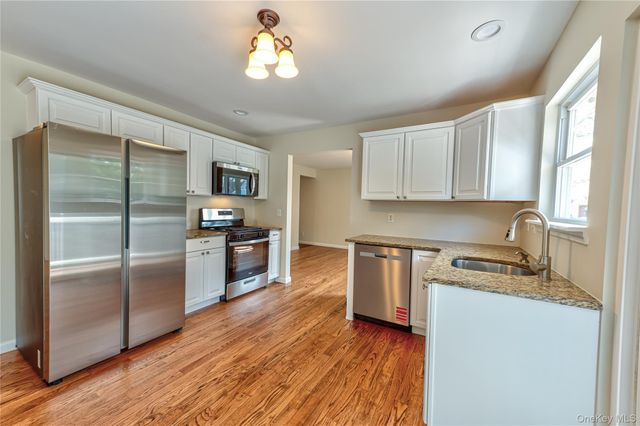 44 Westminster Drive, Shirley, NY 11967