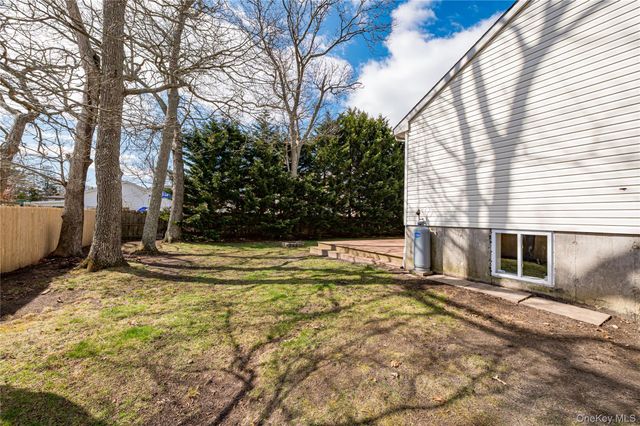 44 Westminster Drive, Shirley, NY 11967