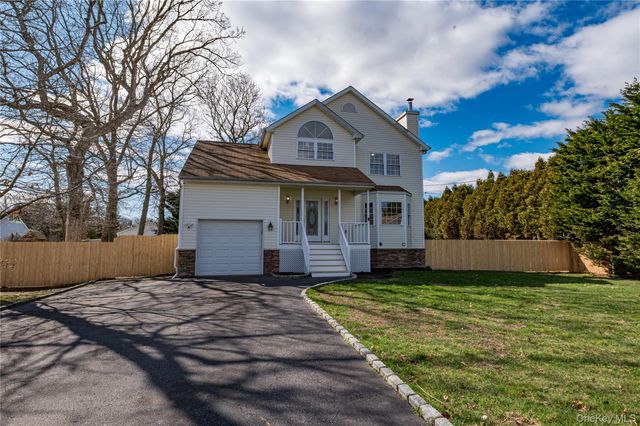 44 Westminster Drive, Shirley, NY 11967