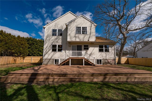 44 Westminster Drive, Shirley, NY 11967