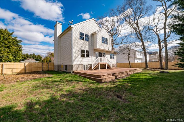 44 Westminster Drive, Shirley, NY 11967