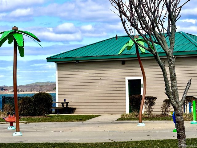 44 Westminster Drive, Shirley, NY 11967