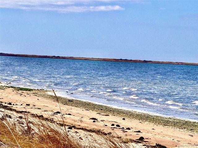 44 Westminster Drive, Shirley, NY 11967