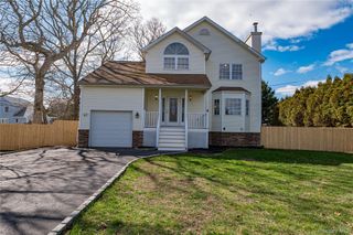 44 Westminster Drive, Shirley, NY 11967