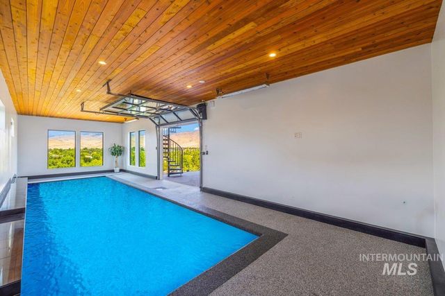3492 E Heartleaf Dr, Boise, ID 83716