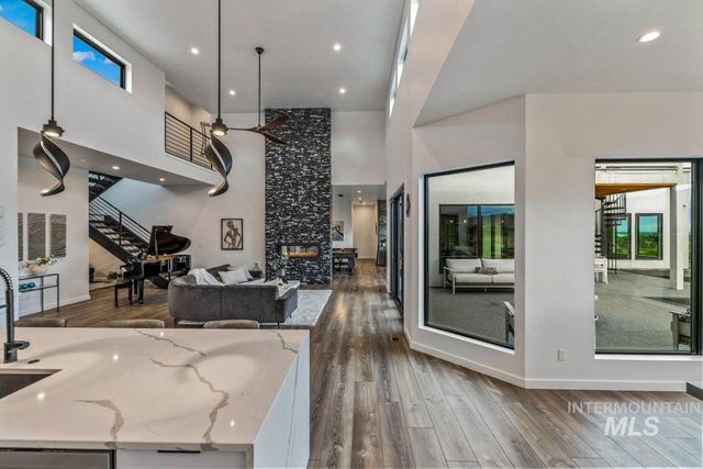 3492 E Heartleaf Dr, Boise, ID 83716