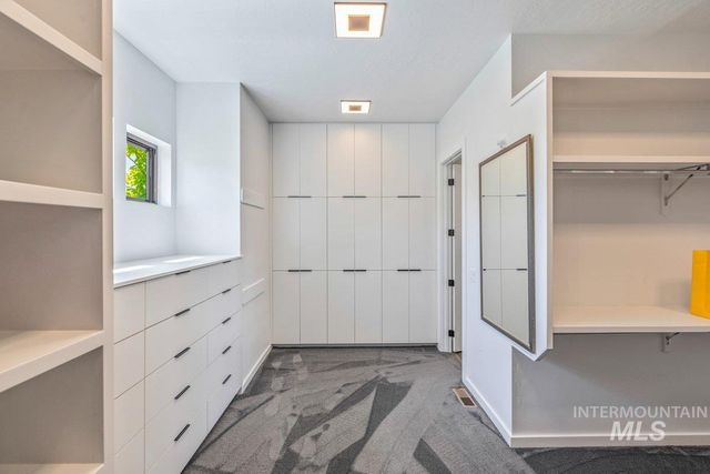 3492 E Heartleaf Dr, Boise, ID 83716