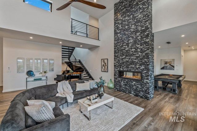 3492 E Heartleaf Dr, Boise, ID 83716