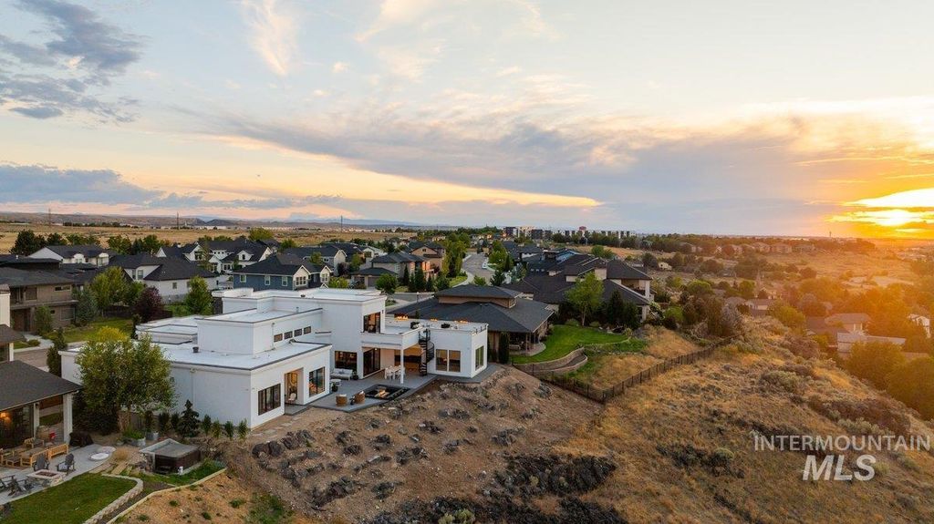 3492 E Heartleaf Dr, Boise, ID 83716 photo 9