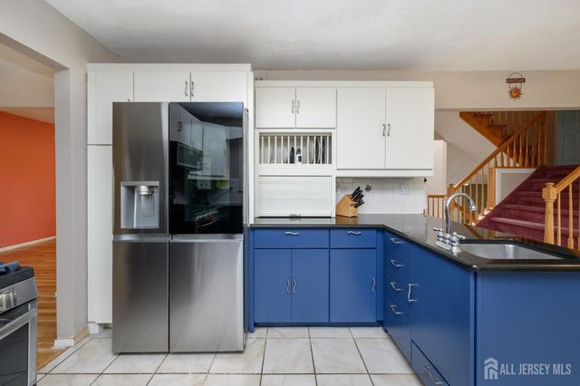 3 Charles Court, Edison, NJ 08820