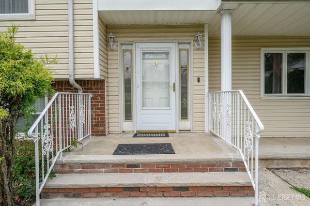 3 Charles Court, Edison, NJ 08820