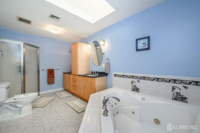3 Charles Court, Edison, NJ 08820