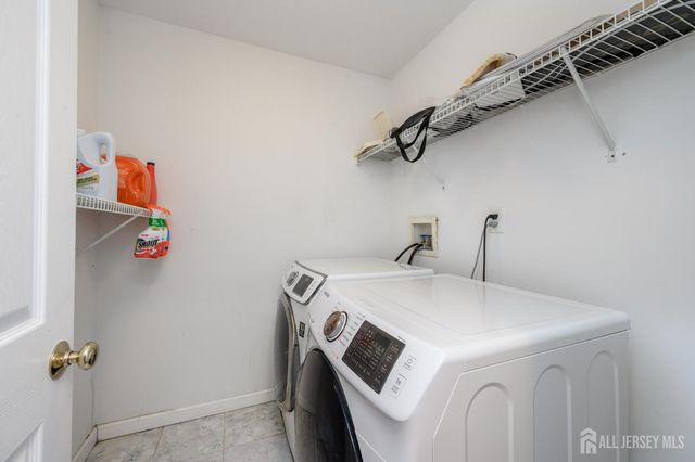 3 Charles Court, Edison, NJ 08820