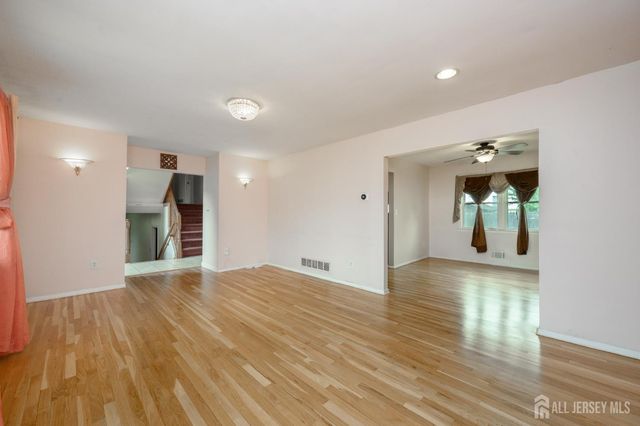 3 Charles Court, Edison, NJ 08820