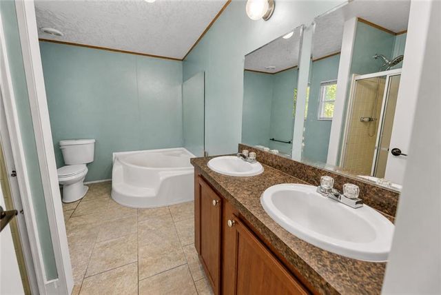 1575 Davis Road W, Fairmount, GA 30139
