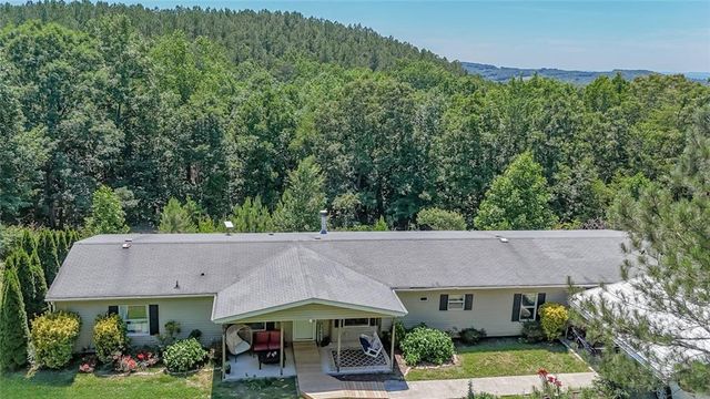 1575 Davis Road W, Fairmount, GA 30139