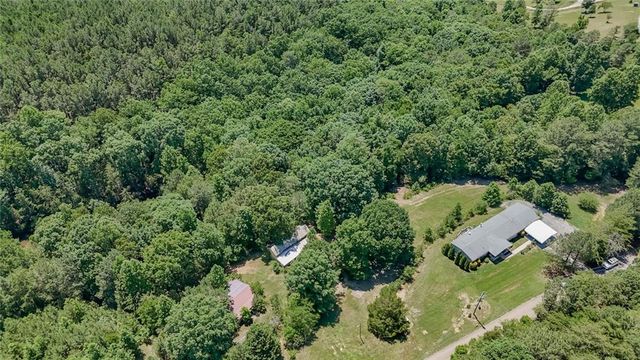 1575 Davis Road W, Fairmount, GA 30139