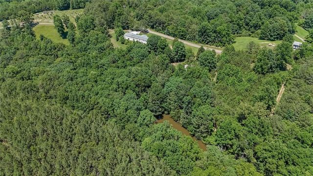 1575 Davis Road W, Fairmount, GA 30139