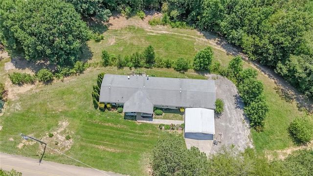 1575 Davis Road W, Fairmount, GA 30139