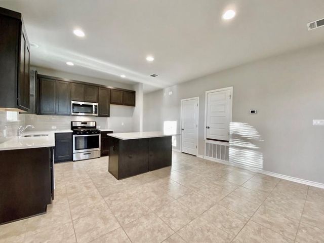 2309 Pecan Island DR, Leander, TX 78641