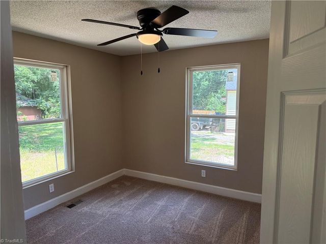 101 Albertson Road, Thomasville, NC 27360