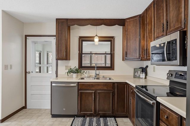 703 Hanson COURT, Onalaska, WI 54650