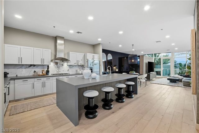 4575 Dean Martin Drive 307, Las Vegas, NV 89103